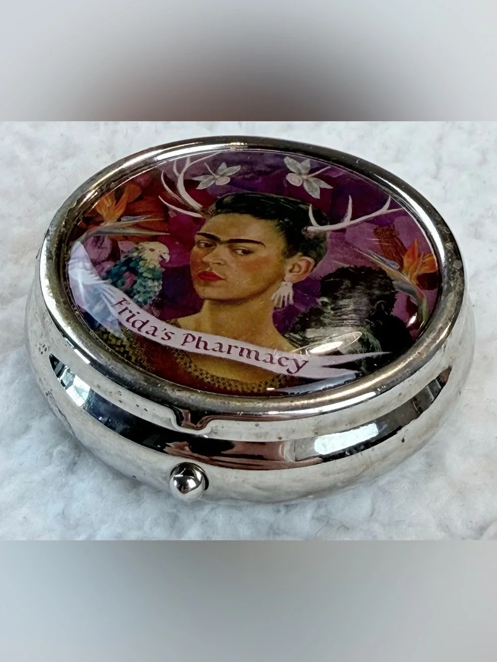 FRIDA KAHLO • “Frida’s Pharmacy” Compact Round Pill Case, OS